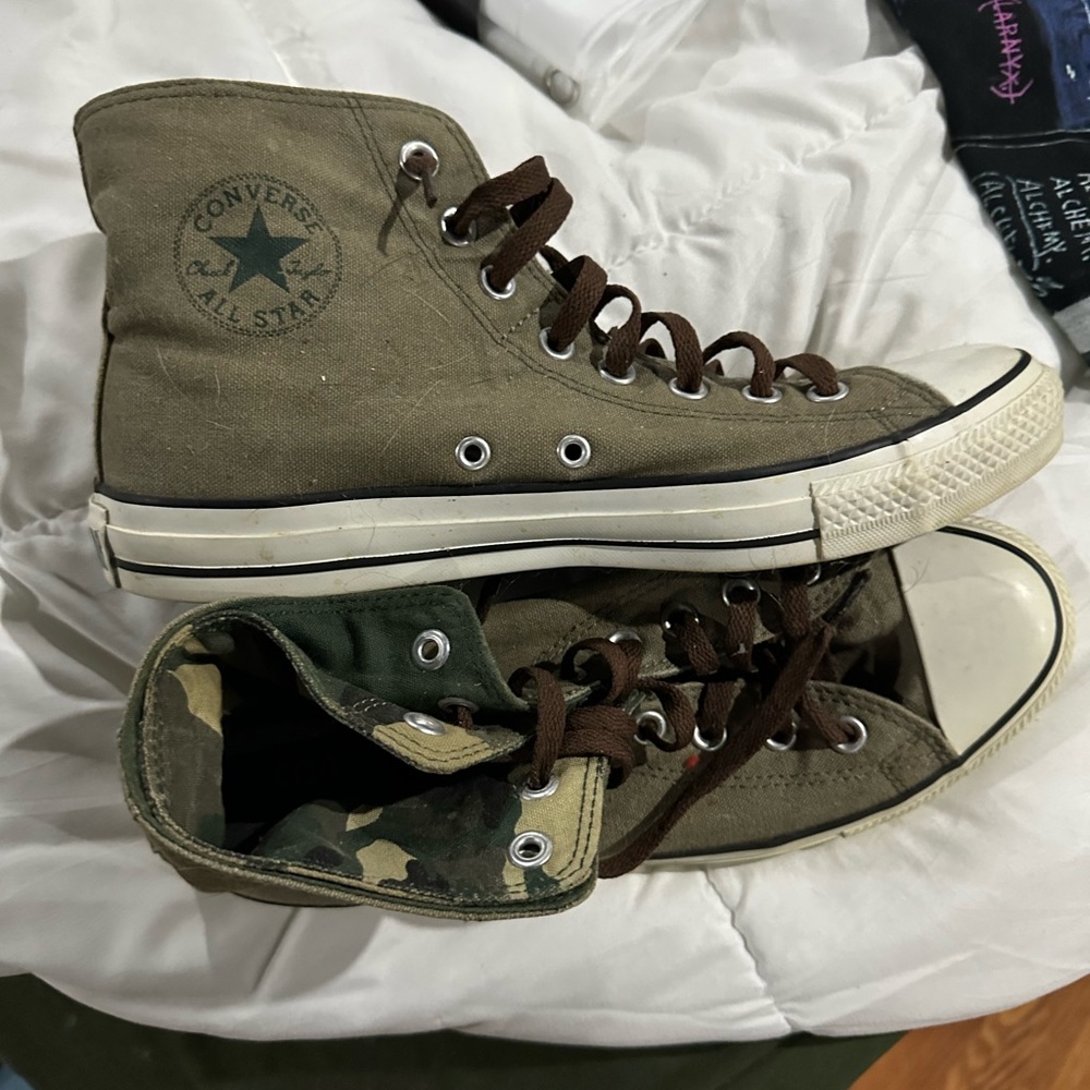 Men’s size 8 army green converse